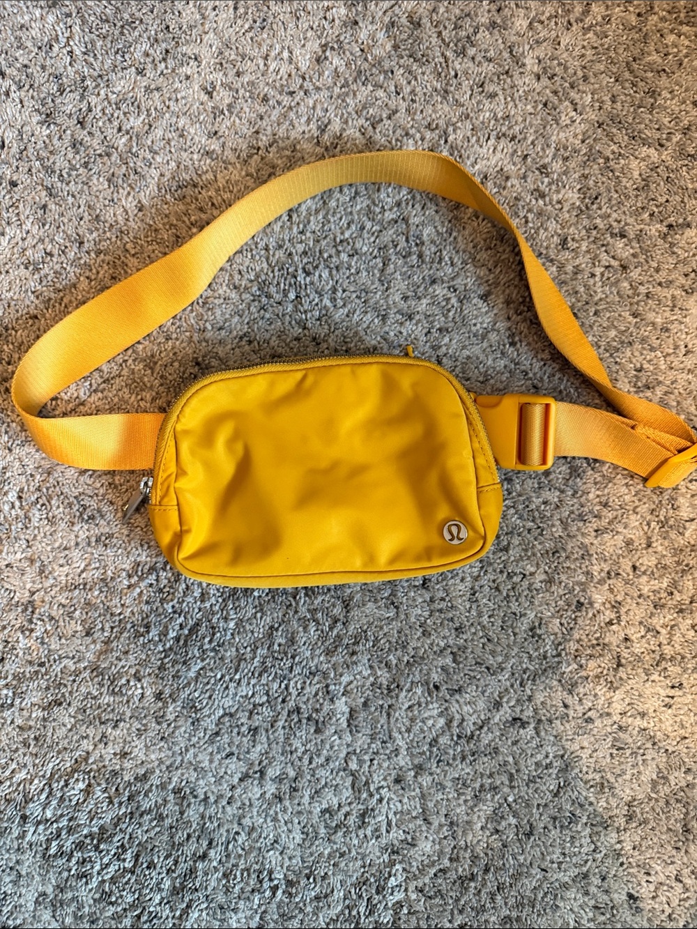 lululemon athletica Bright Yellow Everywhere Belt Bag/Crossbody Bag
